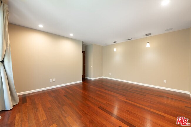Building Photo - 4167 Klump Ave