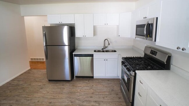 Building Photo - 5558 S Somerset Way