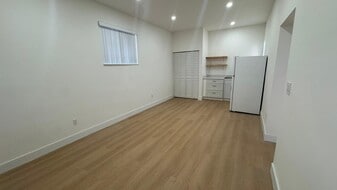 Building Photo - 3510 SW 58th Ct