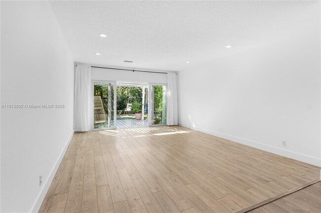 Building Photo - 1616 NE 5th St