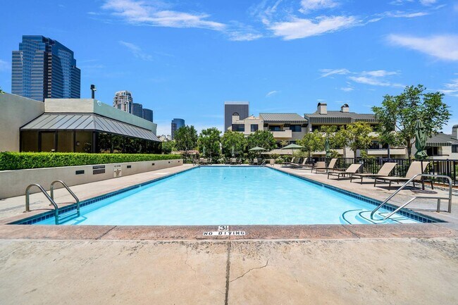 Building Photo - 2237 Century Hill