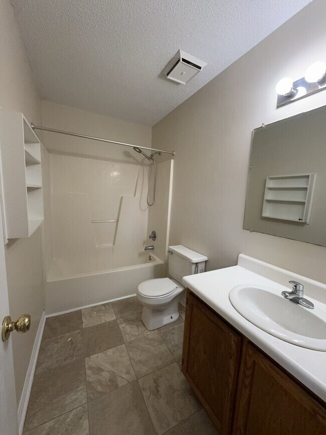 Building Photo - 202 Dayrell Dr