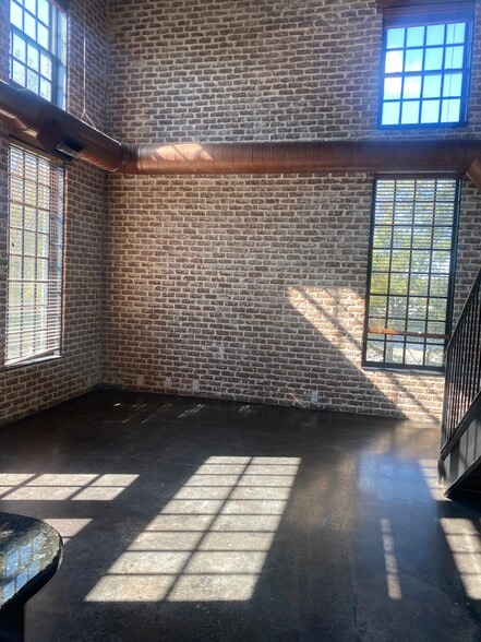 Building Photo - Heritage Lofts