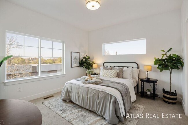 Building Photo - 4523 Tabor St