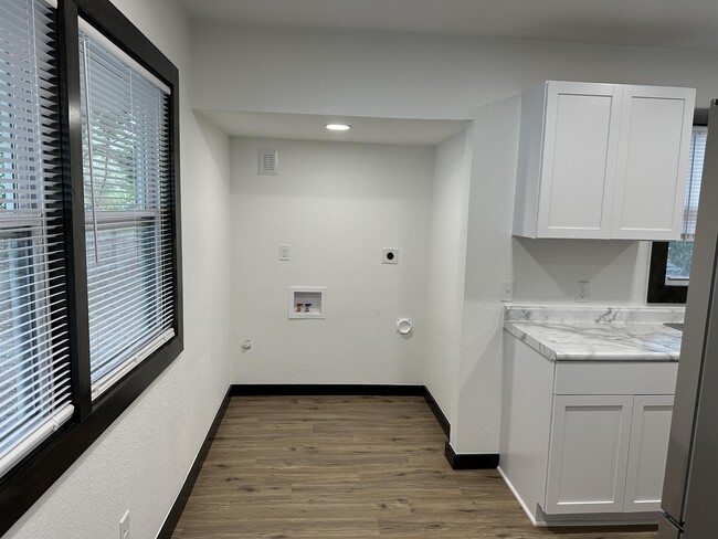 Building Photo - 6254 Independence St