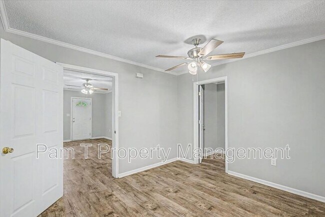Building Photo - 212 W 58th St