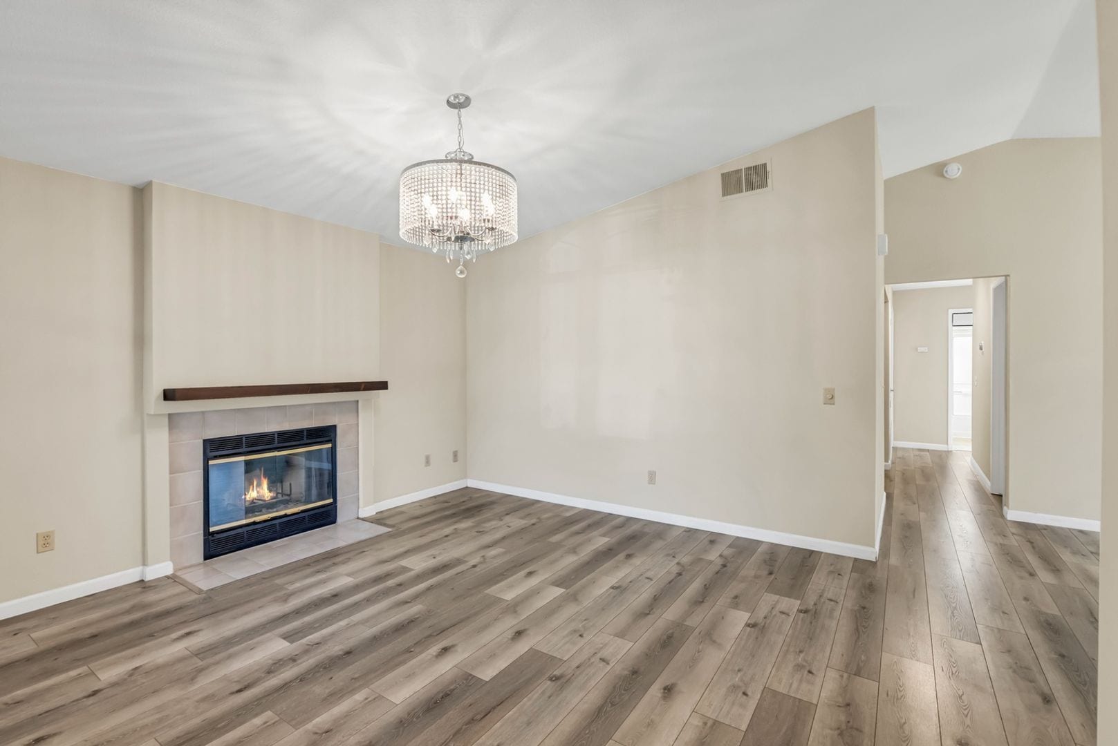 Building Photo - 8200 Northam Dr