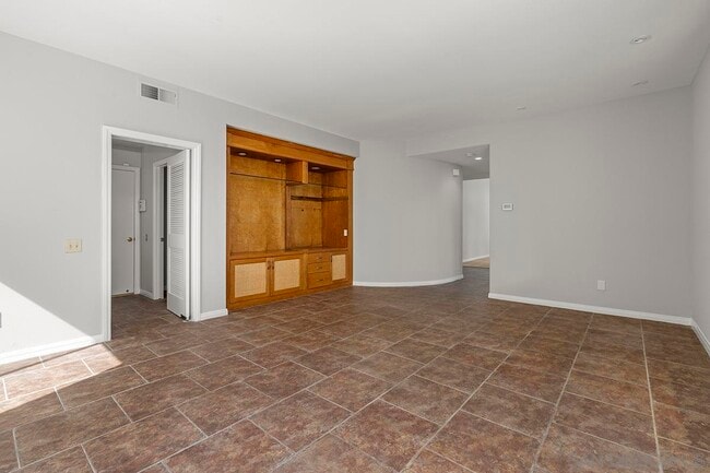 Building Photo - 4485 Sunset Bluffs Way