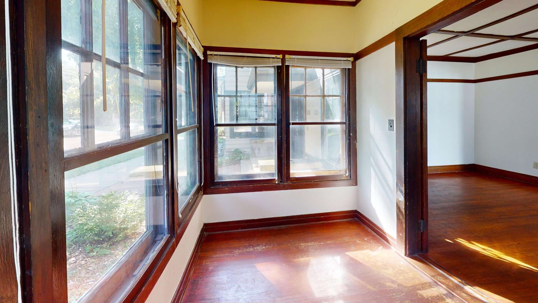 Building Photo - 1806 Kendall Ave