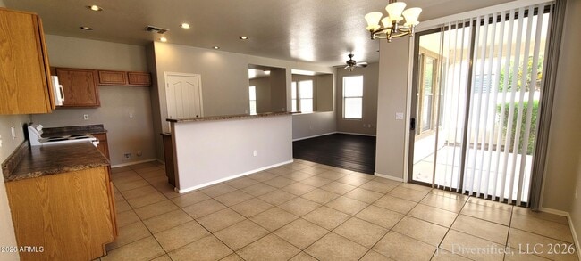 Building Photo - 6895 S Amethyst Dr