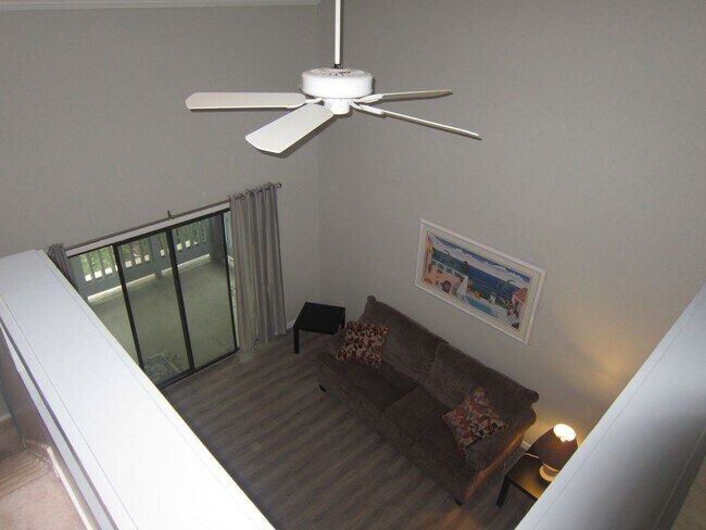 Building Photo - Highly Coveted 1 BD/1.5BA Loft Townhome in Waterwoods - Incl Utils