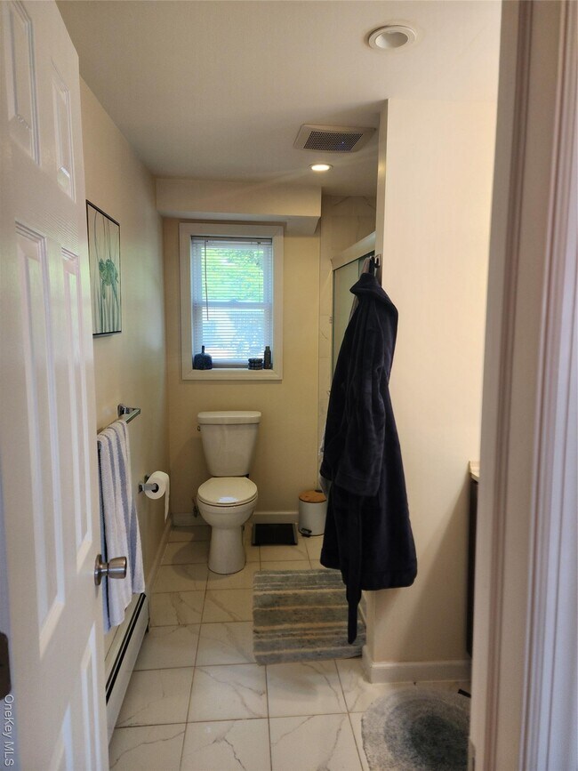 Building Photo - 632 Piermont Ave