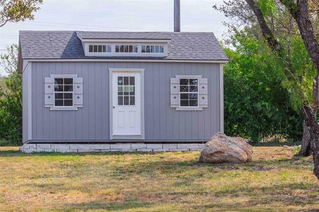 Building Photo - 104 Lazy Oak Pl
