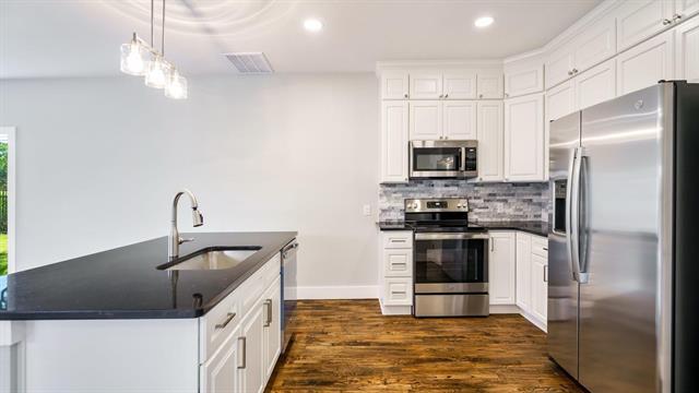 Building Photo - 5413 Live Oak St