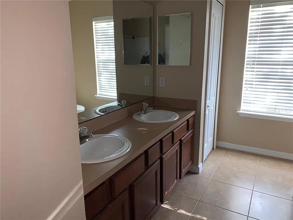 Building Photo - 7141 Harmony Square Dr S