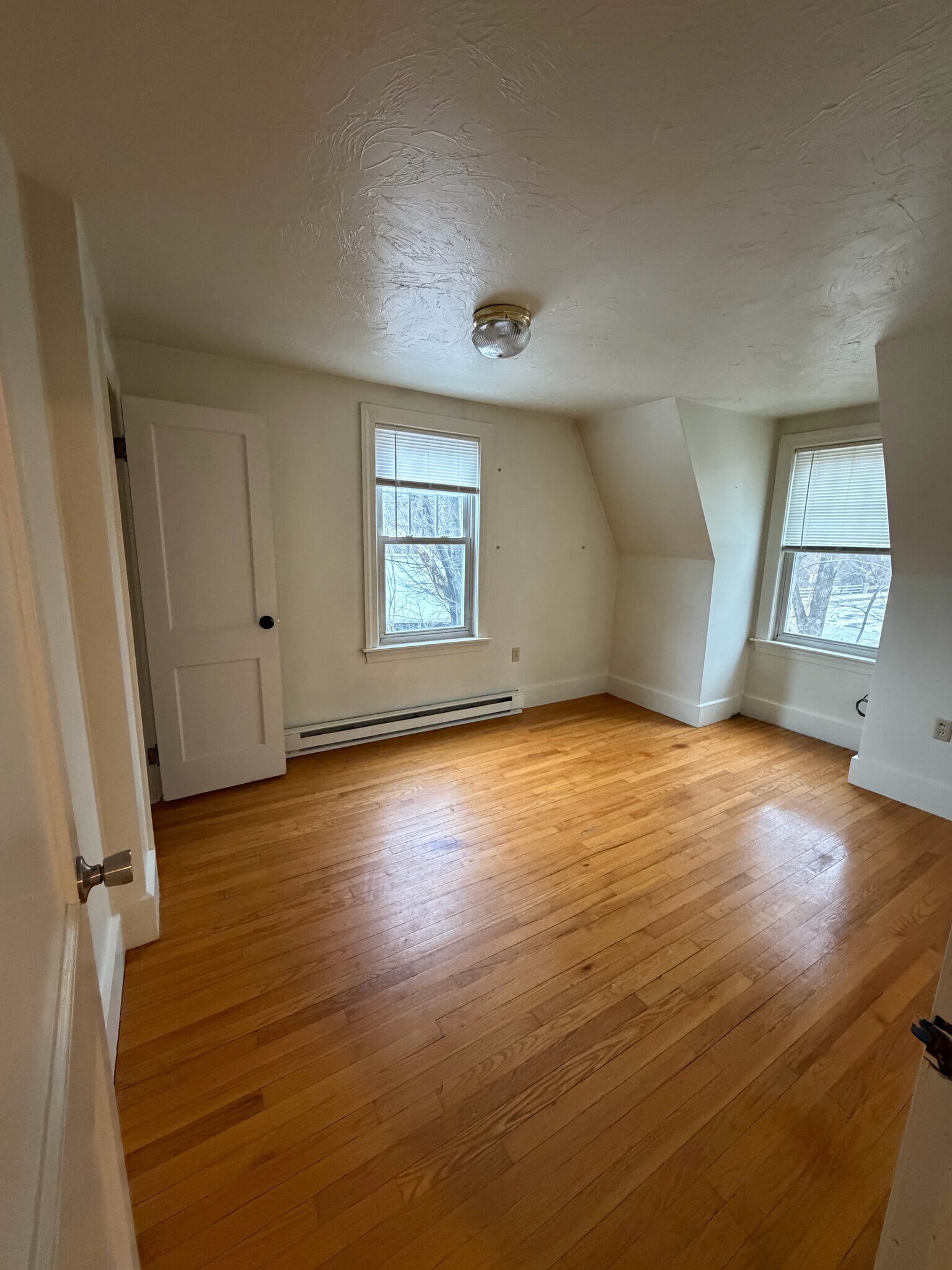 Building Photo - 43 Sutton St