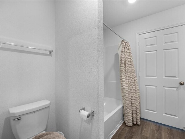 Building Photo - 1202 Silver Fir Ct