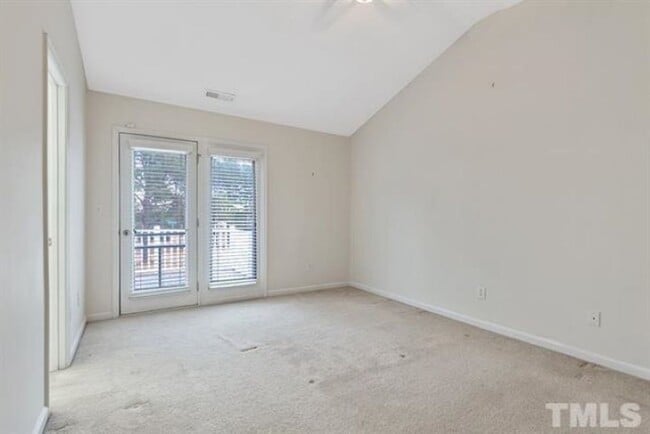 Building Photo - Golf Course Townhome