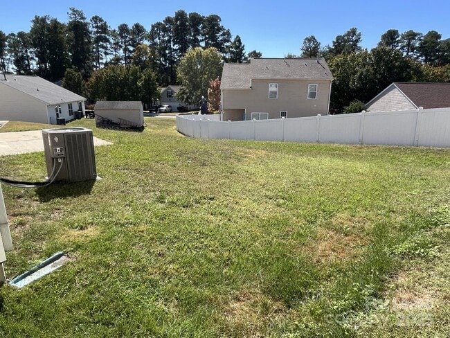 Building Photo - 242 Summit Park Ct