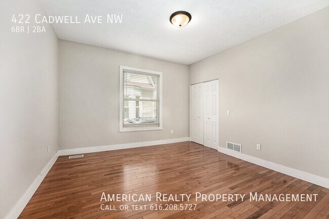 Building Photo - 422 Cadwell Ave NW