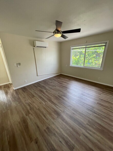 Building Photo - 3064 Lake Ave