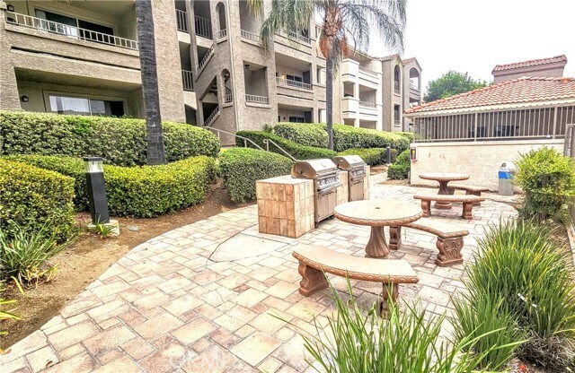 Building Photo - 1020 Vista Del Cerro Dr