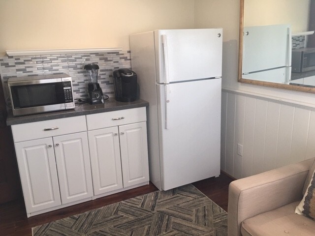 Building Photo - 311 N Gertruda Ave