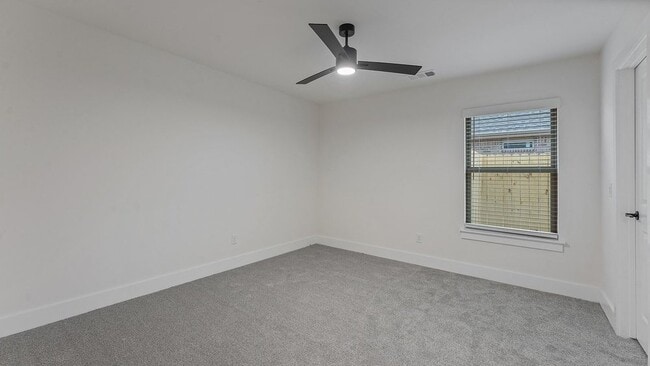 Building Photo - 116 N Panther Ave