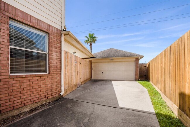 Building Photo - 4710 Devonberry Ln
