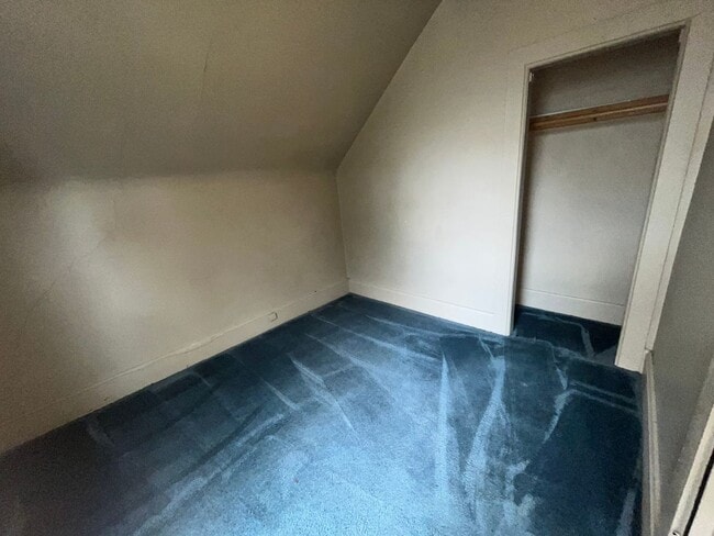 Building Photo - 525 2nd St SE