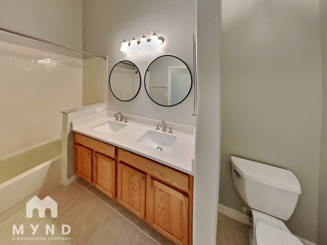Building Photo - 9775 Doriath Cir