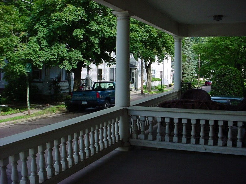 Building Photo - 324 Jefferson St