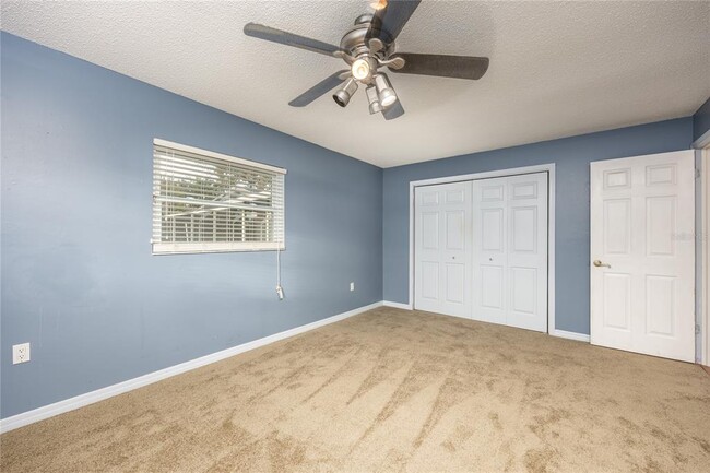 Building Photo - 22481 Southshore Dr