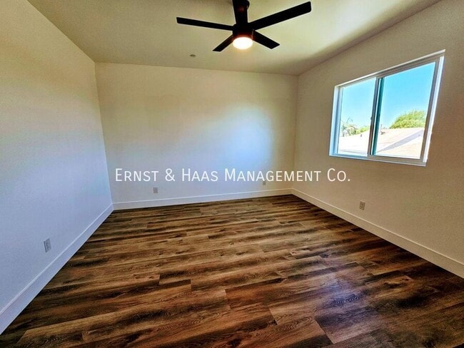 Building Photo - 5016 N Bentree Cir