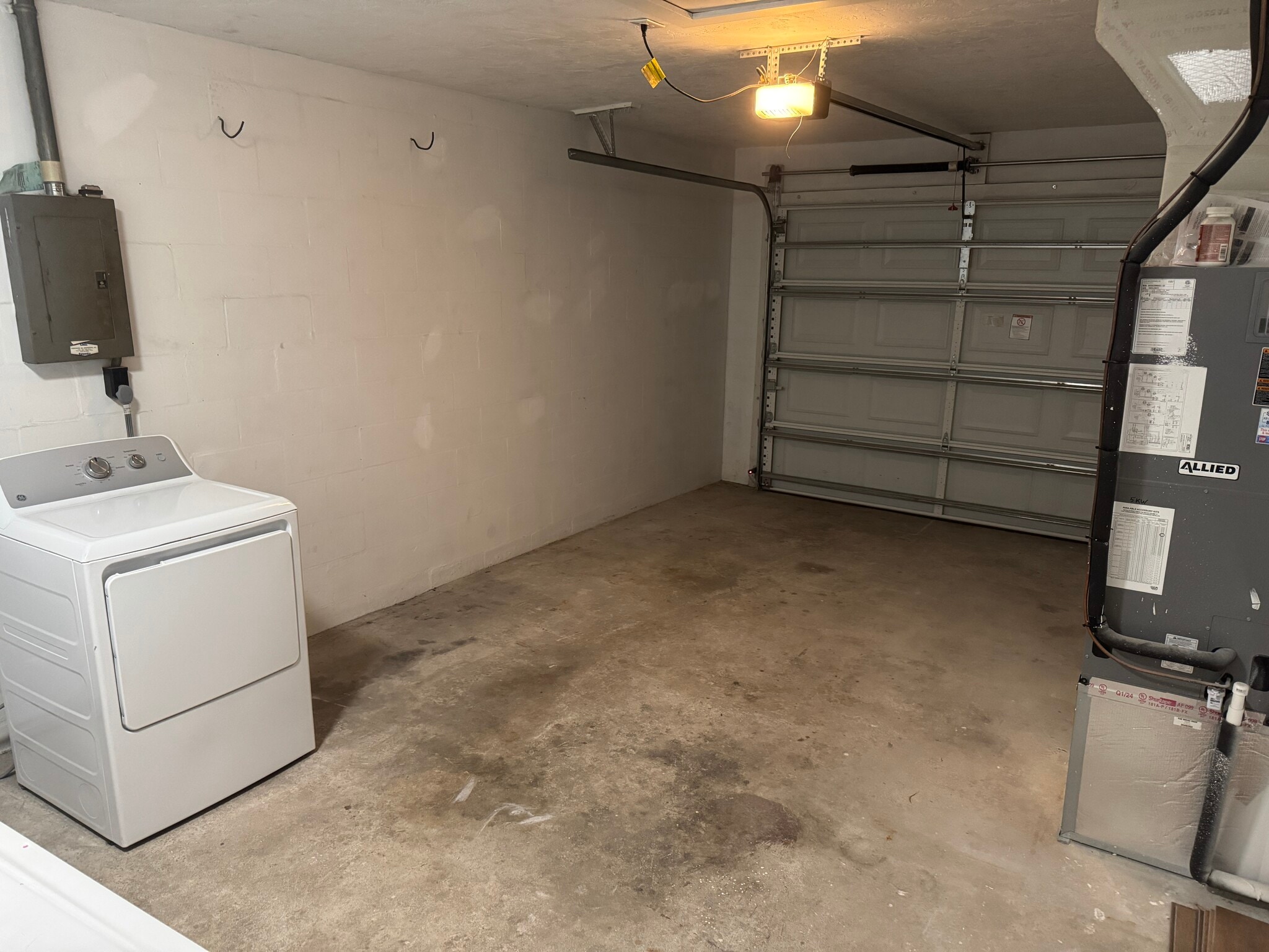 Building Photo - 438 80th Ave N