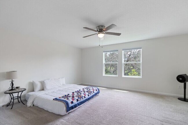Building Photo - 4 Bed, 2.5 Bath Hidden Creek Home for Lease!