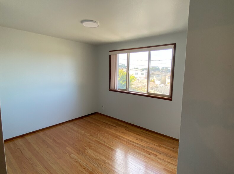 Building Photo - 68 Woodland Ave