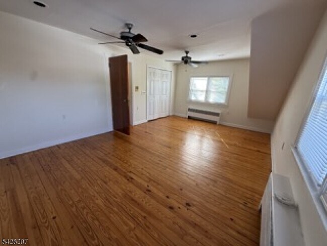 Building Photo - 95 Westview Ave