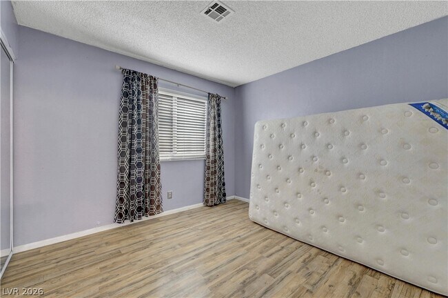 Building Photo - 6644 W Pepperidge Way