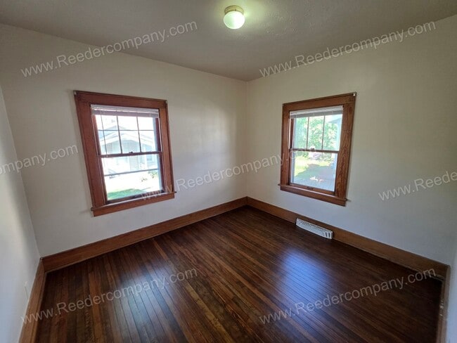 Building Photo - Remodeled 3 bedroom 1 bathroom house