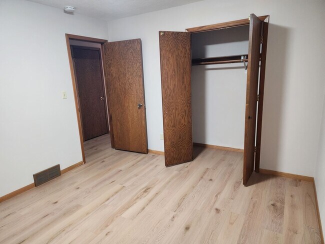 Building Photo - Three bedroom two bathroom house for rent