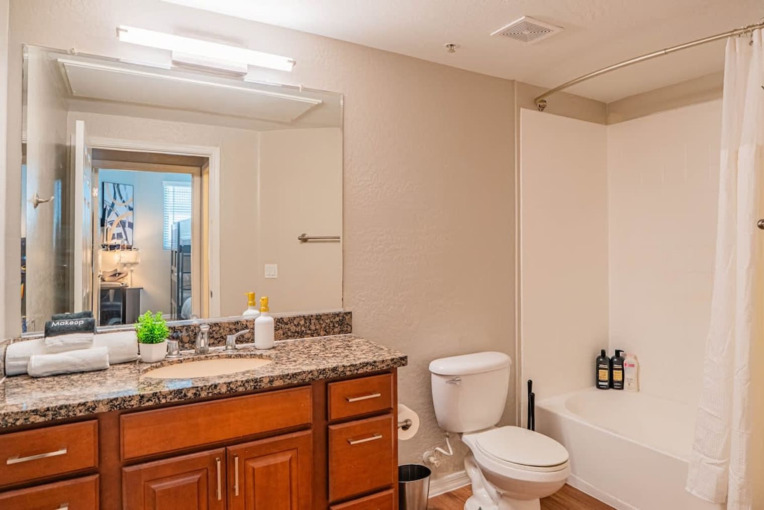 Building Photo - 1275 E University Dr