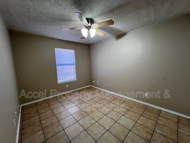 Building Photo - 3808 Bluebird Ave