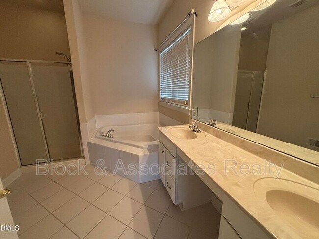 Building Photo - 11729 Broadfield Ct