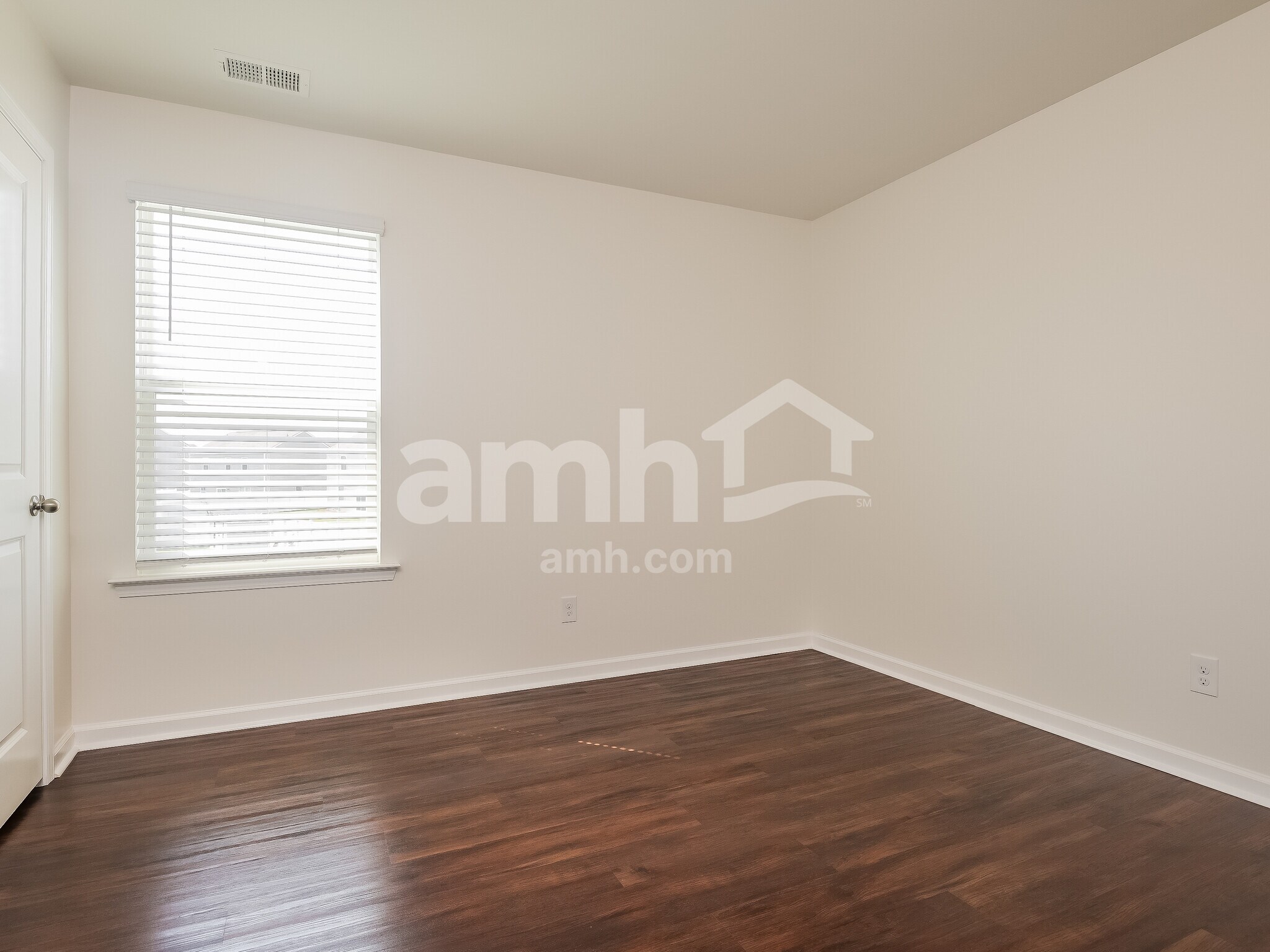 Building Photo - 203 Bushwood Dr