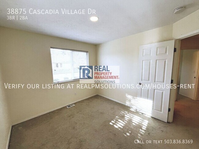 Building Photo - 38875 Cascadia Village Dr