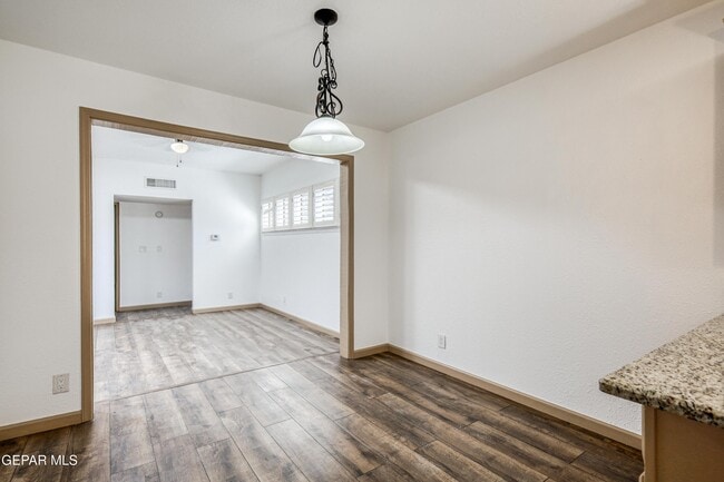 Building Photo - 4945 Vista Grande Cir