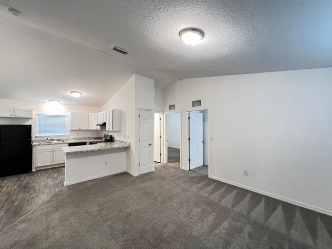 Building Photo - STUNNING 3 BD/2BA Home in Ocala!!!