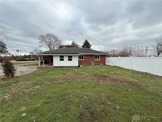 Building Photo - 3641 Maxton Rd