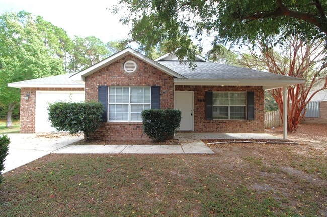 Building Photo - 3BR/2BA Brick Home in Southwest Pensacola ...